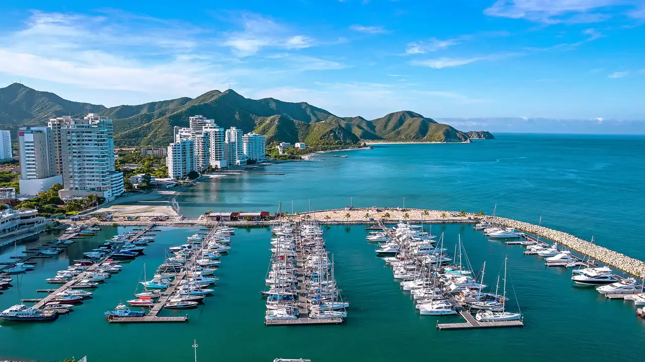 Embarcaciones en la Marina Internacional de Santa Marta