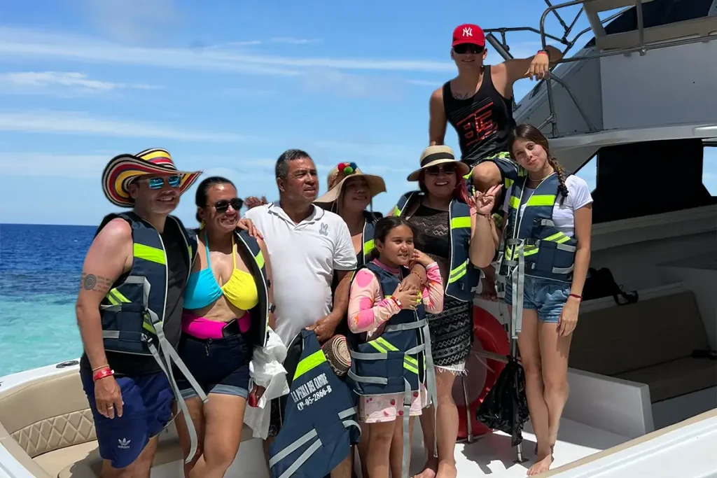 Plan en Familia en lancha privada en Santa Marta